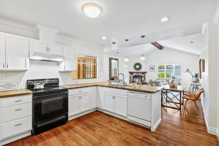 68 Live Oak Road, Royal Oaks, California 95076