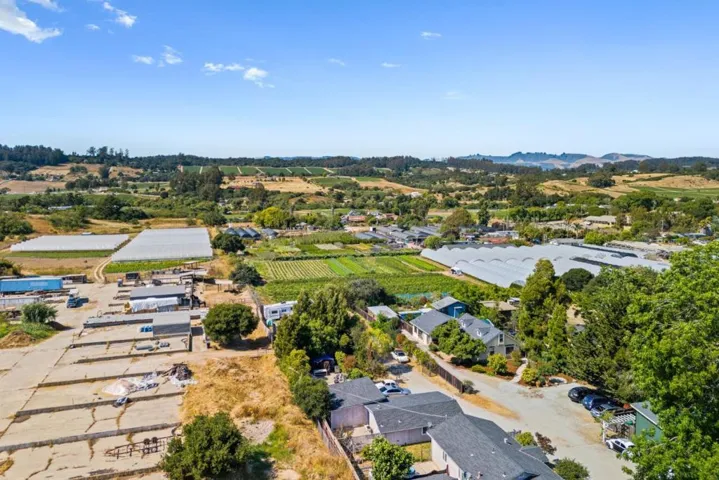 68 Live Oak Road, Royal Oaks, California 95076