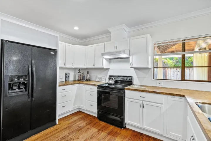 68 Live Oak Road, Royal Oaks, California 95076