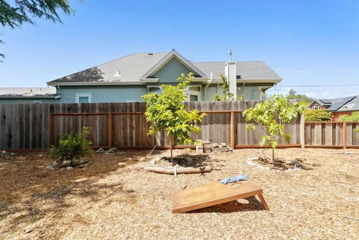505 Cayuga Street, Santa Cruz, California 95062