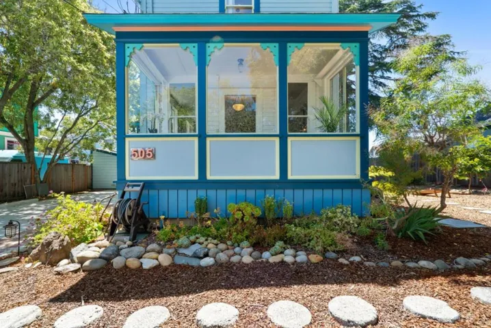 505 Cayuga Street, Santa Cruz, California 95062