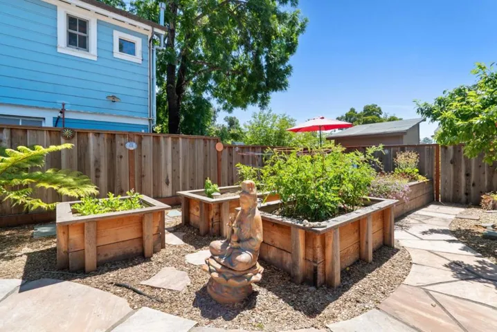 505 Cayuga Street, Santa Cruz, California 95062