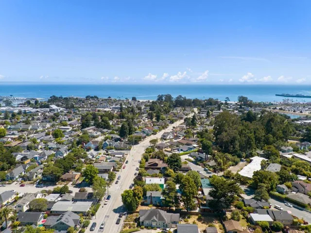 505 Cayuga Street, Santa Cruz, California 95062