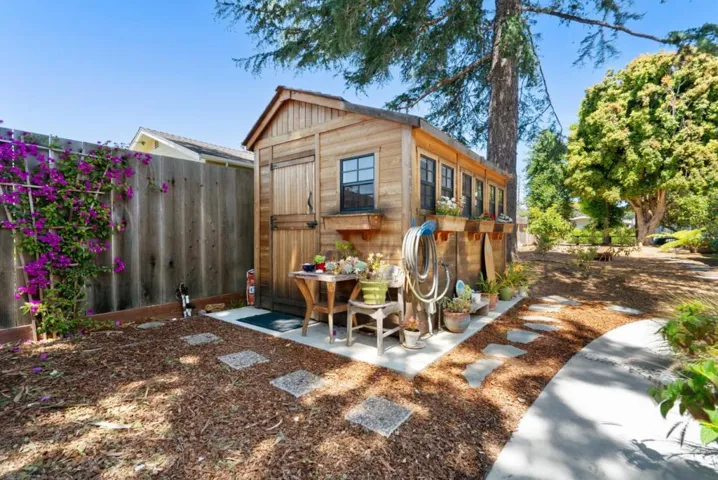 505 Cayuga Street, Santa Cruz, California 95062