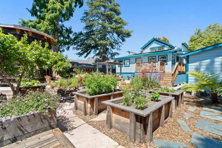 505 Cayuga Street, Santa Cruz, California 95062