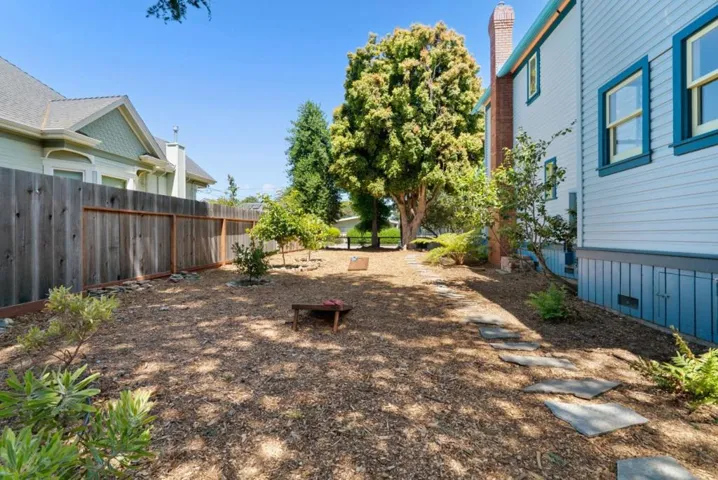 505 Cayuga Street, Santa Cruz, California 95062