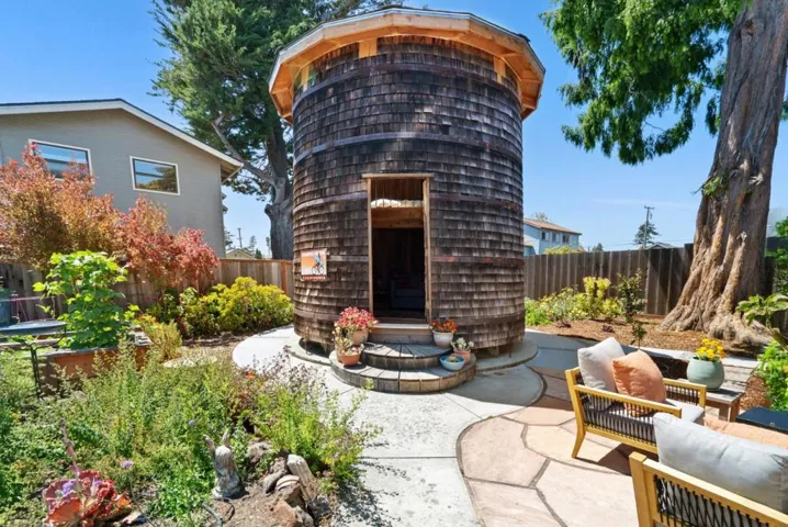 505 Cayuga Street, Santa Cruz, California 95062