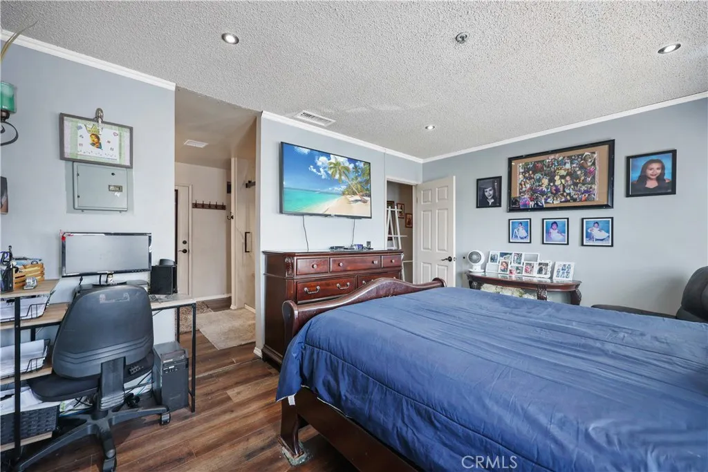 9317 Elm Vista Drive 9, Downey, California 90242 home-pic-15