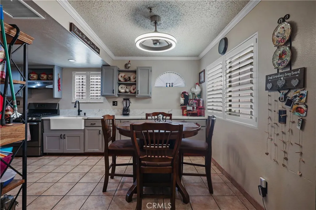 9317 Elm Vista Drive 9, Downey, California 90242 home-pic-6
