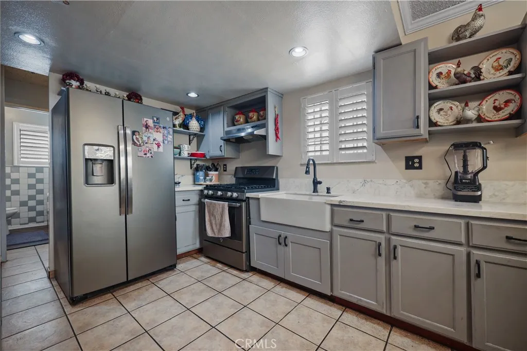 9317 Elm Vista Drive 9, Downey, California 90242 home-pic-7