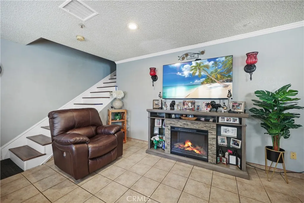 9317 Elm Vista Drive 9, Downey, California 90242 home-pic-3