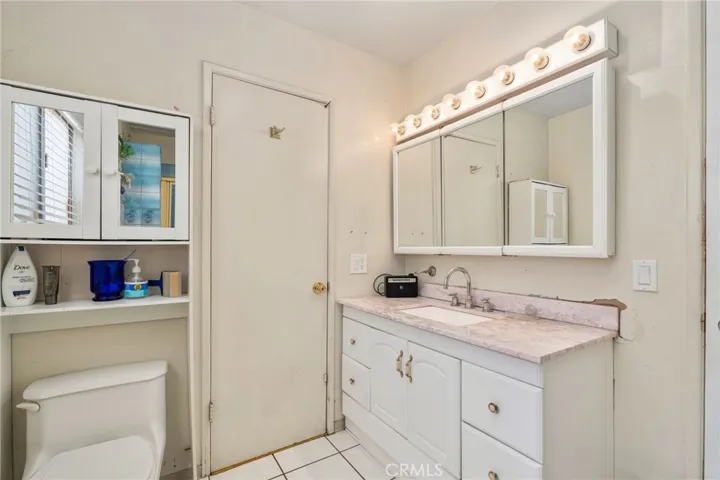 19722 Tajauta Avenue, Carson, California 90746
