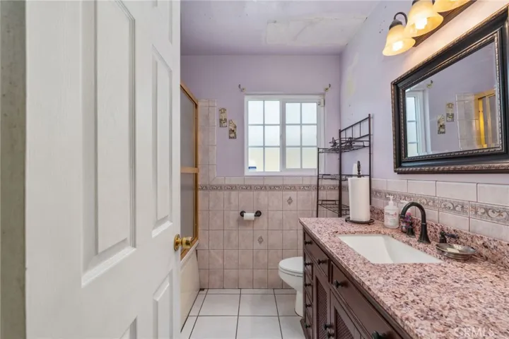 19722 Tajauta Avenue, Carson, California 90746