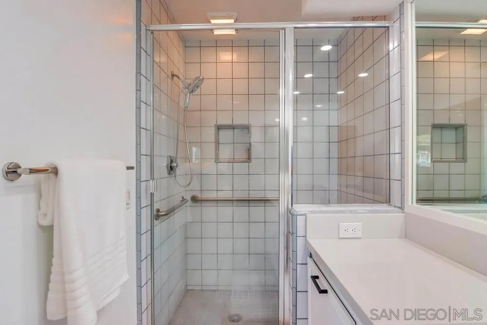3291 Bayside Walk, San Diego, California 92109 home-pic-43