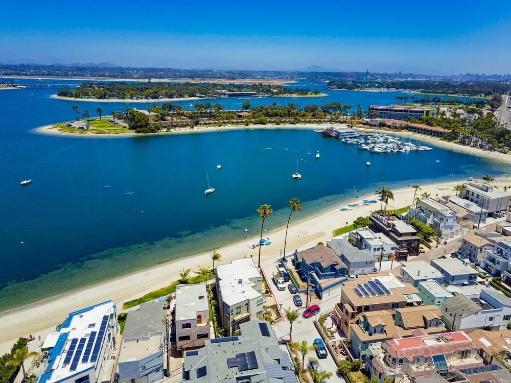 3291 Bayside Walk, San Diego, California 92109 home-pic-73
