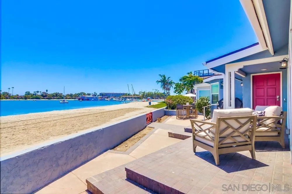 3291 Bayside Walk, San Diego, California 92109 home-pic-9