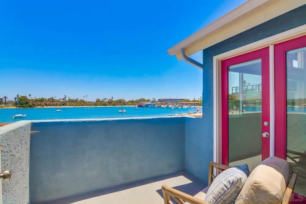 3291 Bayside Walk, San Diego, California 92109 home-pic-55