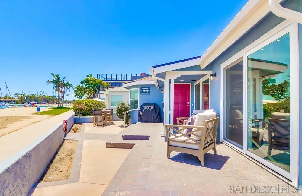 3291 Bayside Walk, San Diego, California 92109 home-pic-10