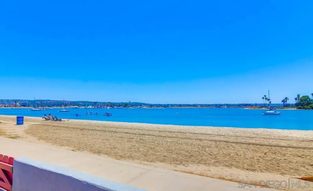 3291 Bayside Walk, San Diego, California 92109 home-pic-6