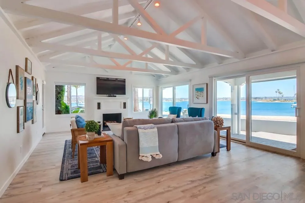 3291 Bayside Walk, San Diego, California 92109 home-pic-14