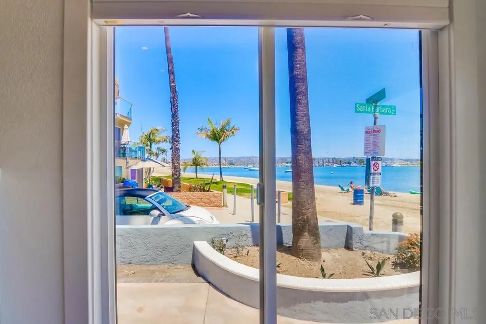 3291 Bayside Walk, San Diego, California 92109 home-pic-20