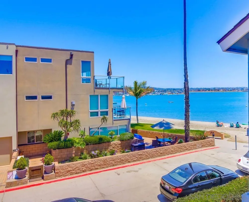 3291 Bayside Walk, San Diego, California 92109 home-pic-53