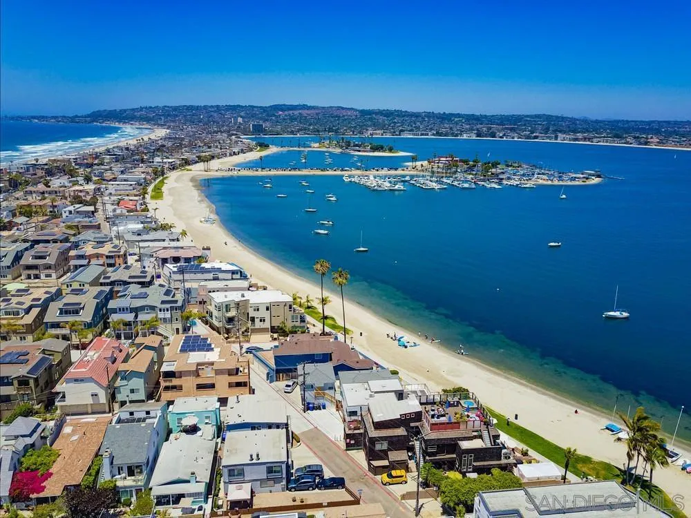 3291 Bayside Walk, San Diego, California 92109 home-pic-74