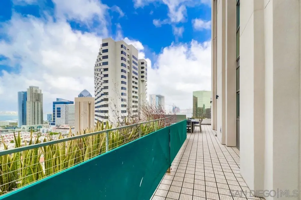 645 Front St 2201, San Diego, California 92101 home-pic-65