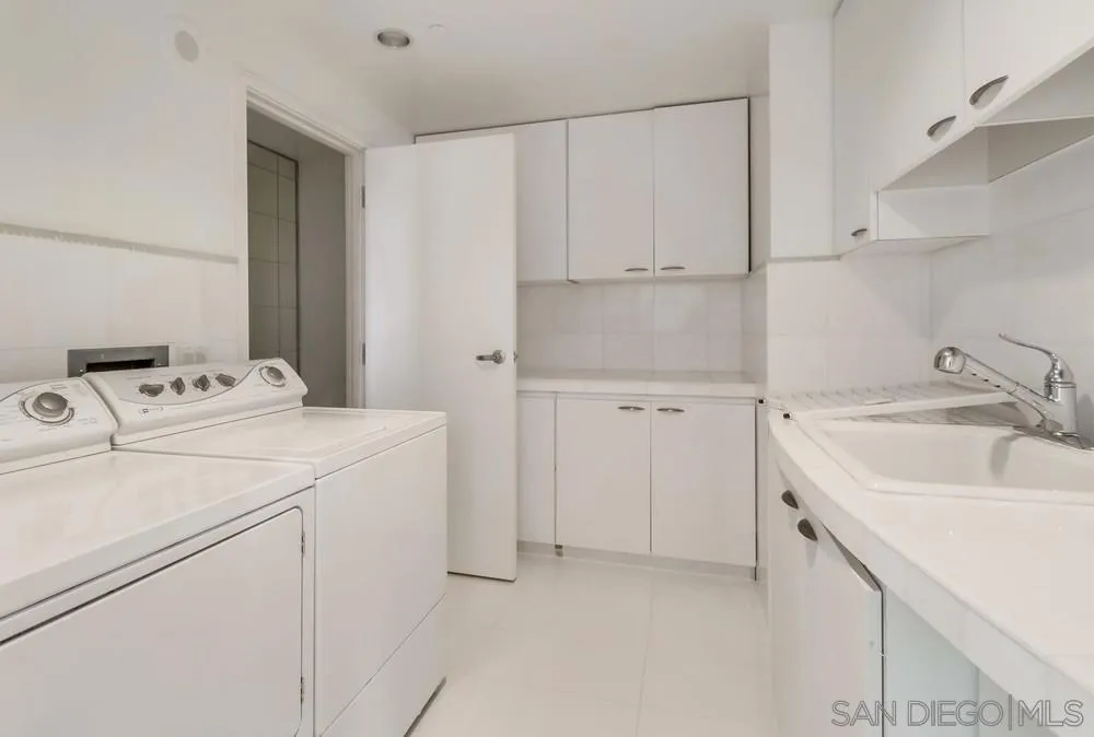 645 Front St 2201, San Diego, California 92101 home-pic-56