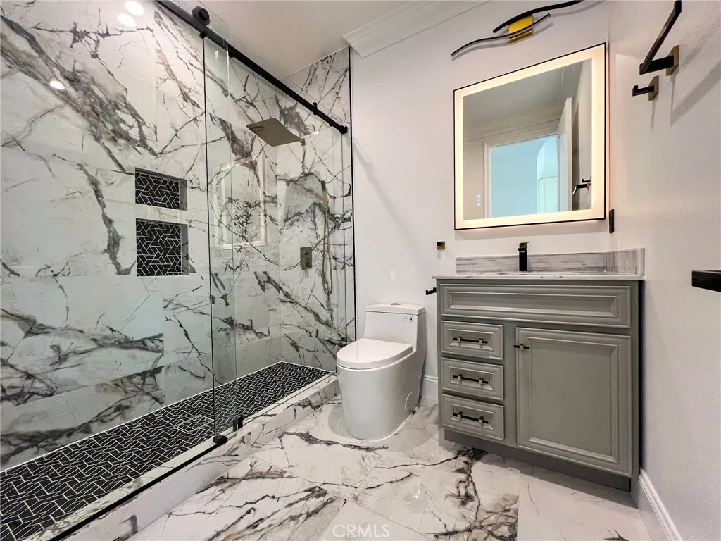 21861 Vacation Ln Lane, Huntington Beach, California 92646 home-pic-21