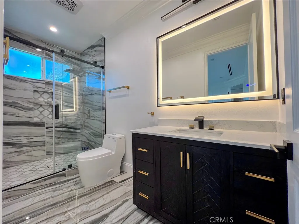 21861 Vacation Ln Lane, Huntington Beach, California 92646 home-pic-19