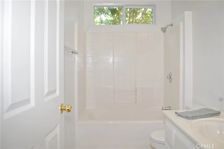 2nd Full Bath with Tub/Shower Combo