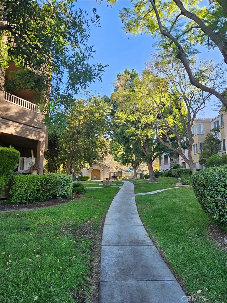 2350 Del Mar Way 103, Corona, California 92882 home-pic-11