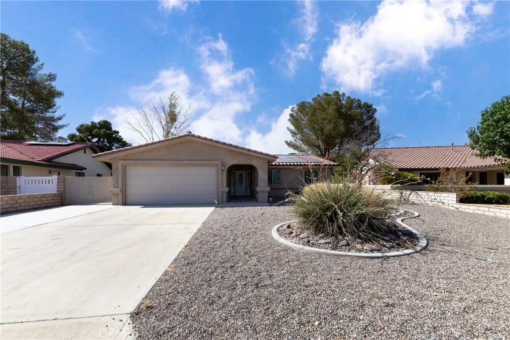 15090 Orchard Hill Lane, Helendale, California 92342 home-pic-0