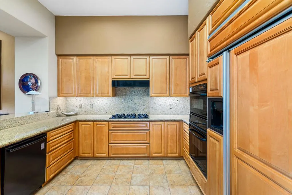 428 Tomahawk Drive, Palm Desert, California 92211 home-pic-18