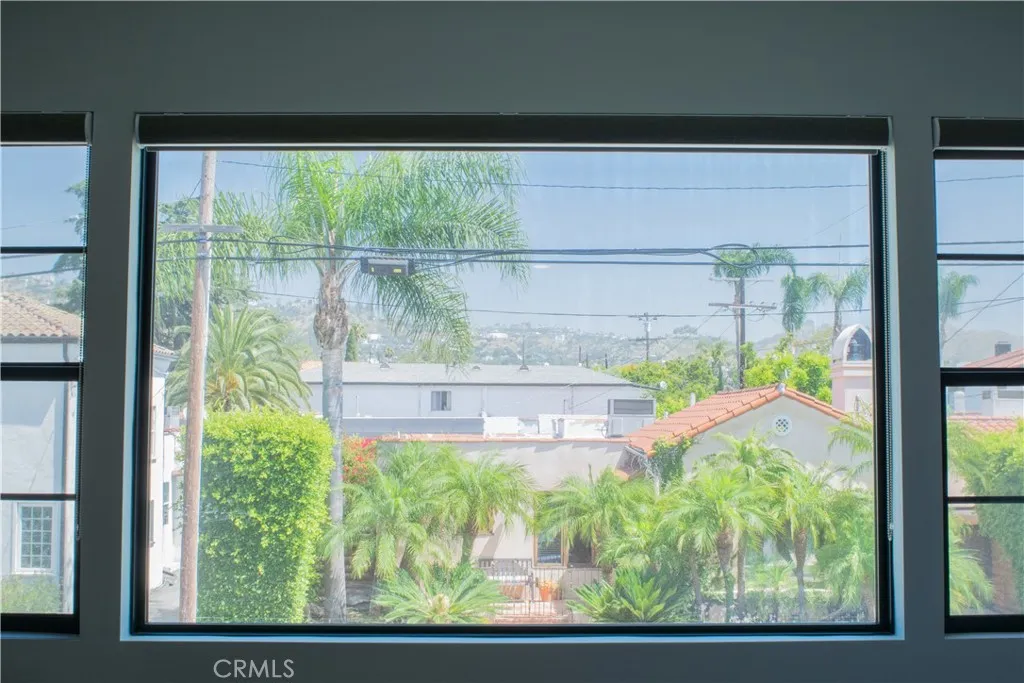 542 N Kilkea Drive, Los Angeles, California 90048 home-pic-54