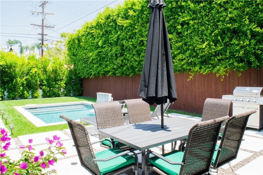 542 N Kilkea Drive, Los Angeles, California 90048 home-pic-0