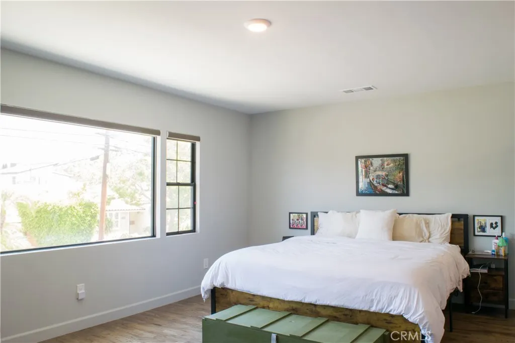 542 N Kilkea Drive, Los Angeles, California 90048 home-pic-53