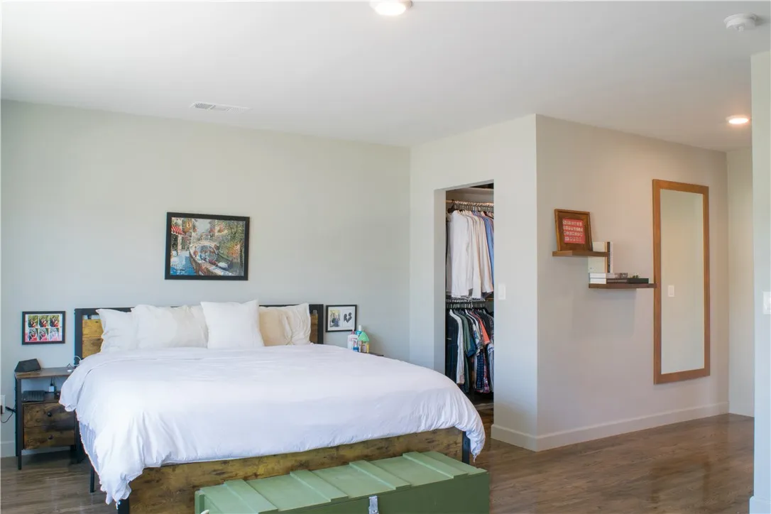 542 N Kilkea Drive, Los Angeles, California 90048 home-pic-51