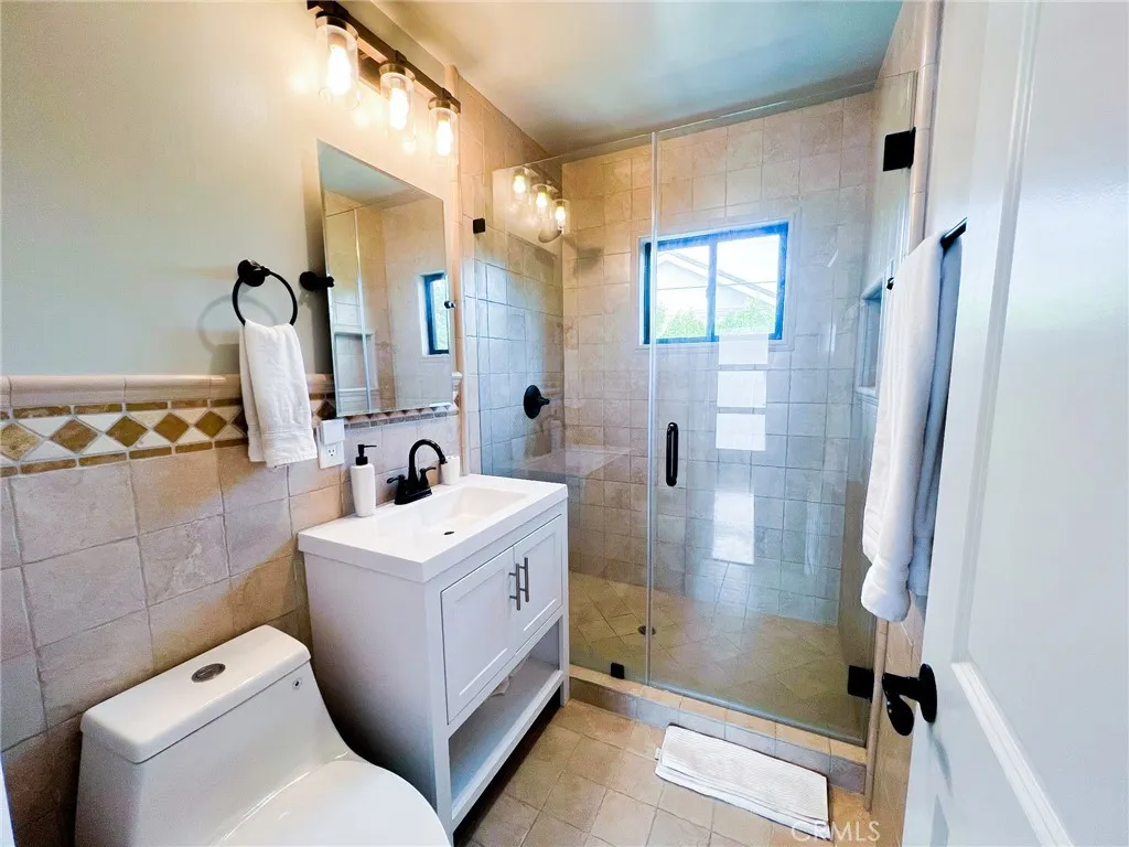 542 N Kilkea Drive, Los Angeles, California 90048 home-pic-49