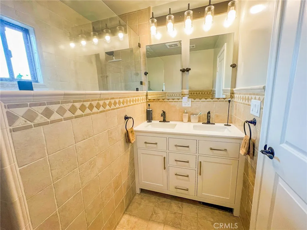 542 N Kilkea Drive, Los Angeles, California 90048 home-pic-55