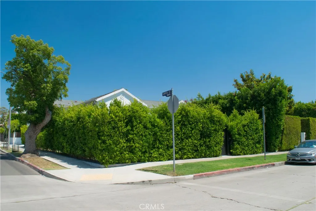 542 N Kilkea Drive, Los Angeles, California 90048 home-pic-5