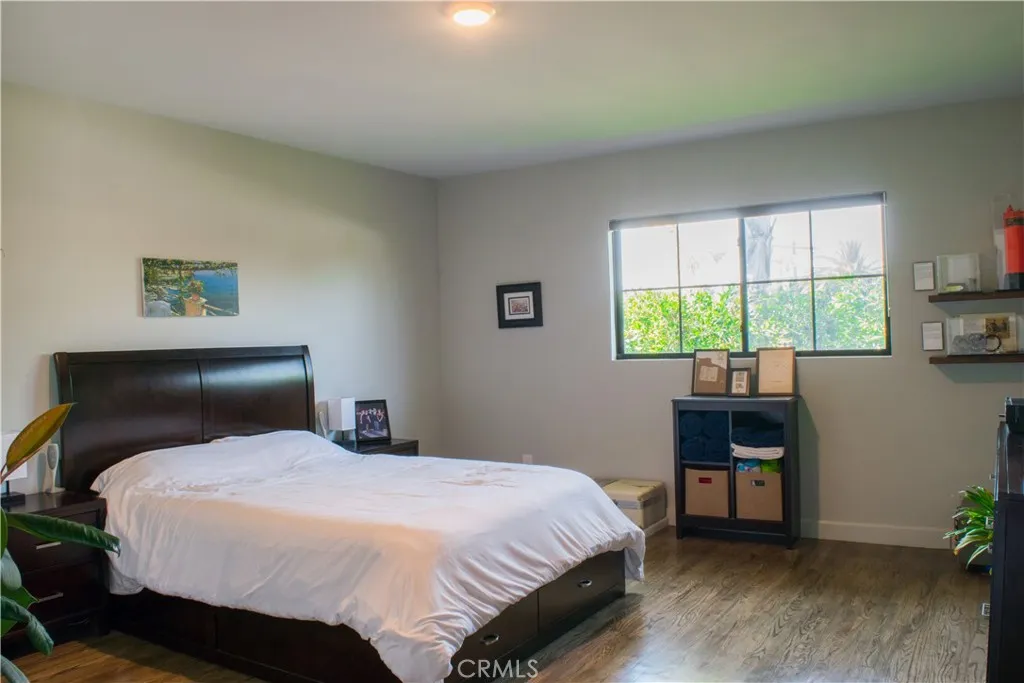 542 N Kilkea Drive, Los Angeles, California 90048 home-pic-47