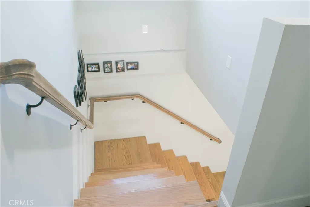 542 N Kilkea Drive, Los Angeles, California 90048 home-pic-40