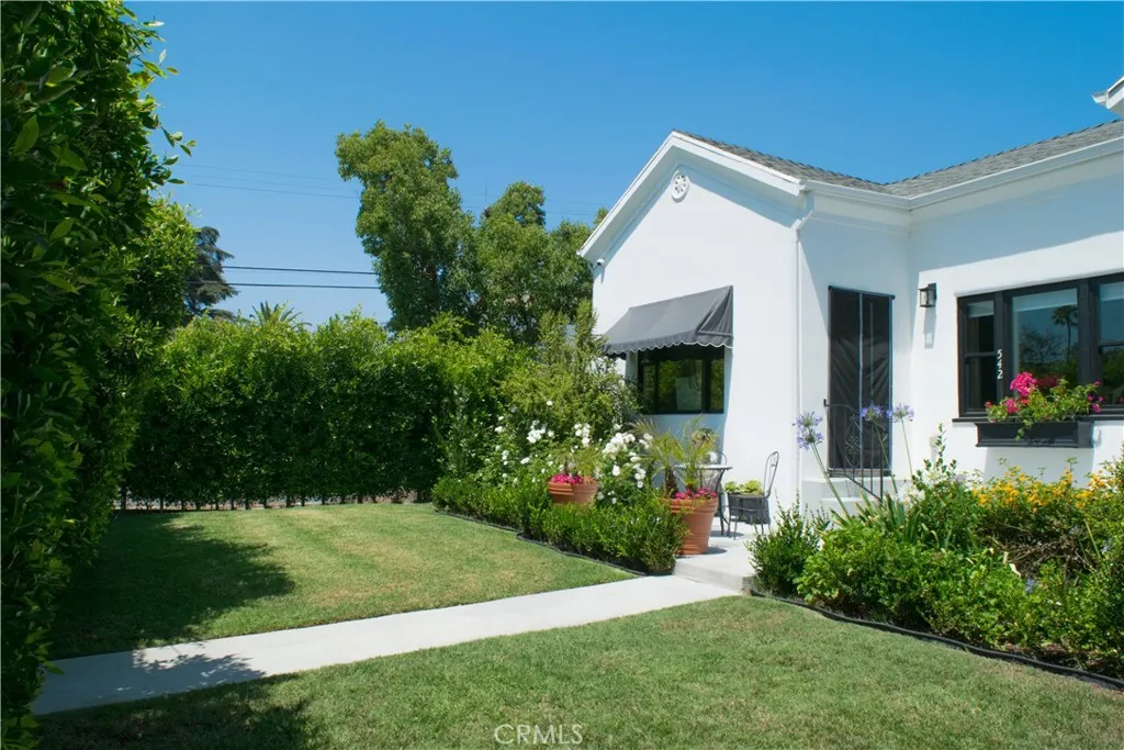 542 N Kilkea Drive, Los Angeles, California 90048 home-pic-2