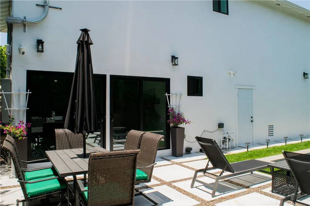 542 N Kilkea Drive, Los Angeles, California 90048 home-pic-57