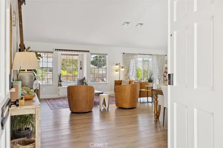 215 Meadowlark Road, Paso Robles, California 93446