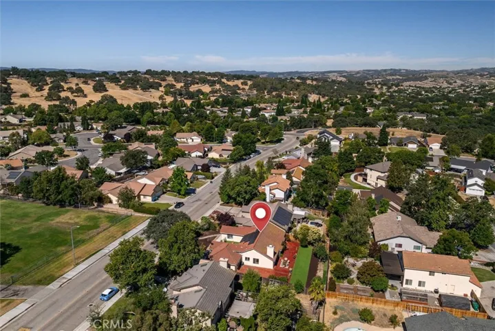215 Meadowlark Road, Paso Robles, California 93446
