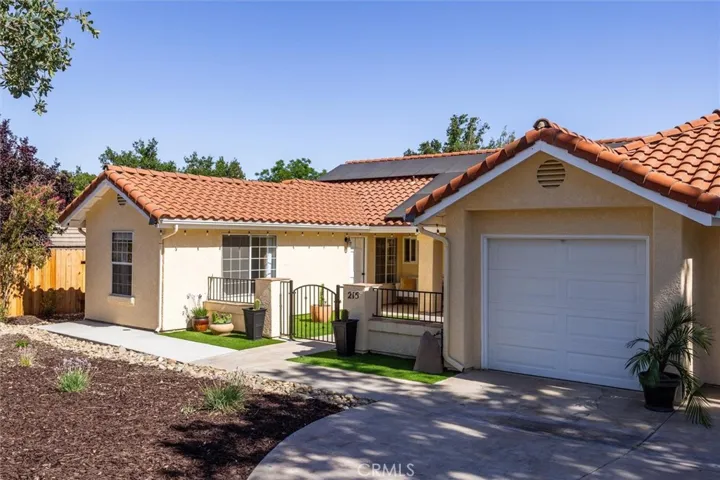 215 Meadowlark Road, Paso Robles, California 93446
