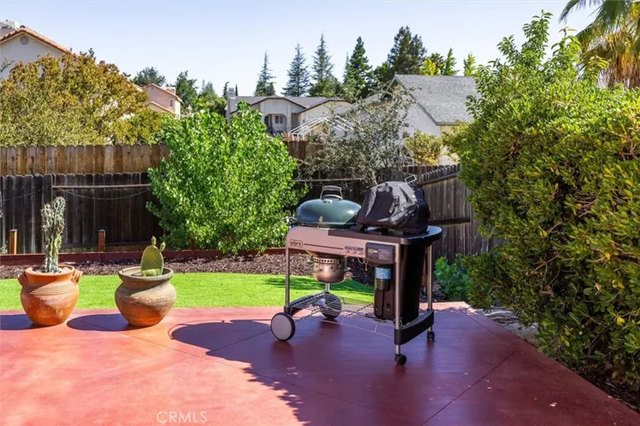 215 Meadowlark Road, Paso Robles, California 93446